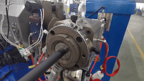 BAOD EXTRUSION-TPV Knitting Composite Hose Extrusion-2025052003