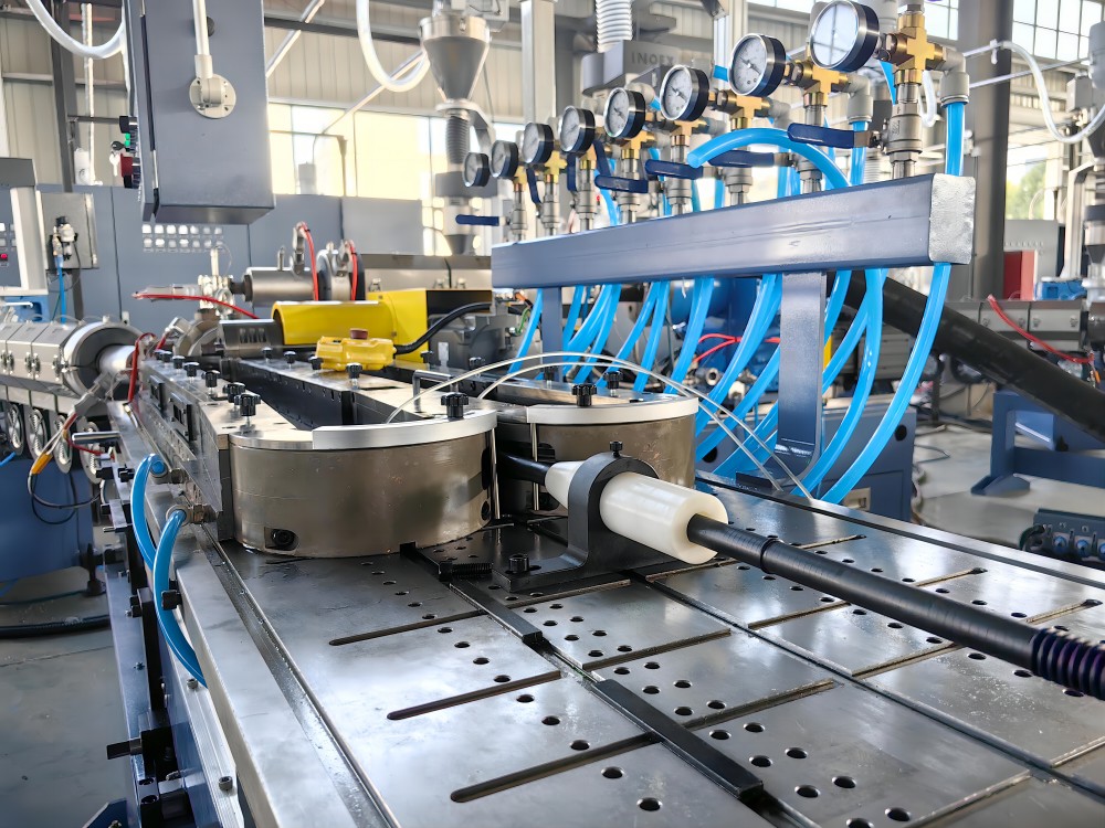 three layer PA pipe extrusion 4